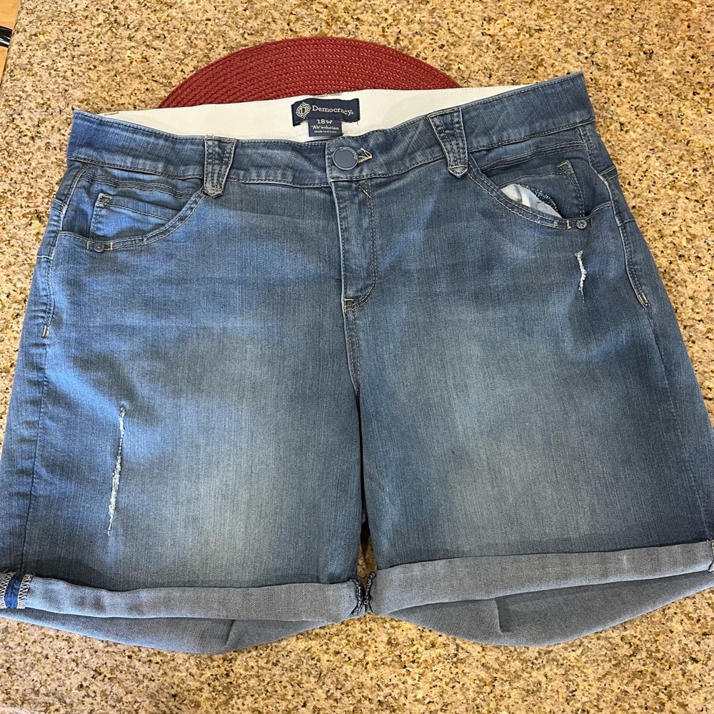Worn twice.  Size 18 W Democracy denim shorts.